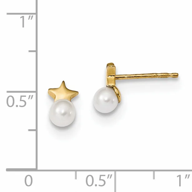 Gold star stud earrings with white pearl drops, displayed against a measurement scale showing approximately 0.5 inches in height.